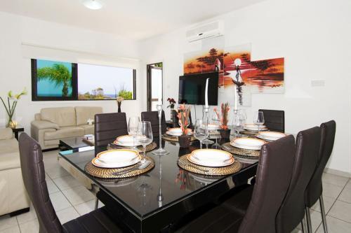 Holiday Home 4 Bedrooms 3 Bathrooms Protaras — фото 1