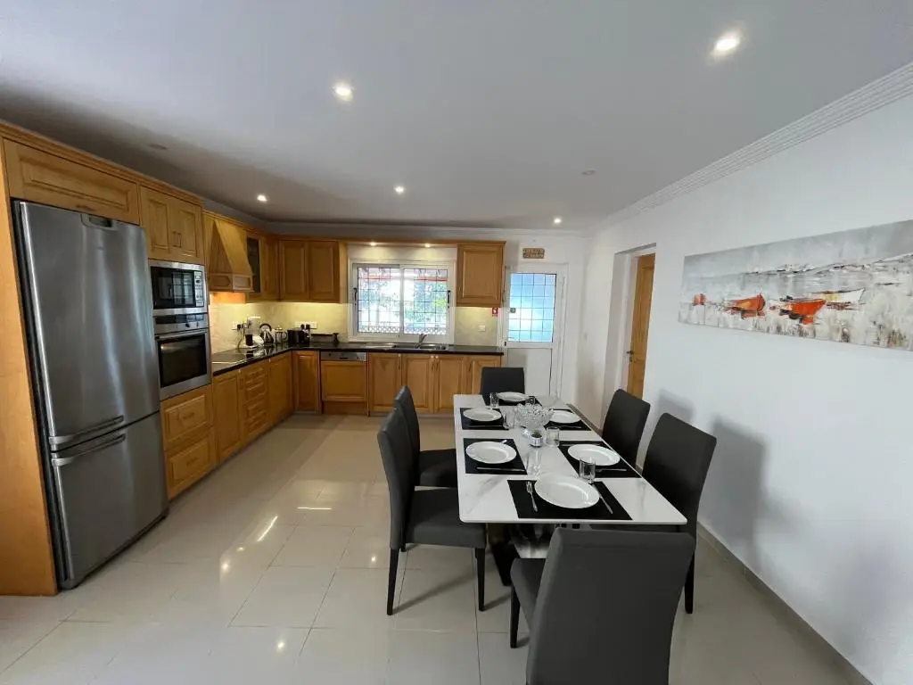 Агиос Тихонас: Dream Beachfront Bungalow