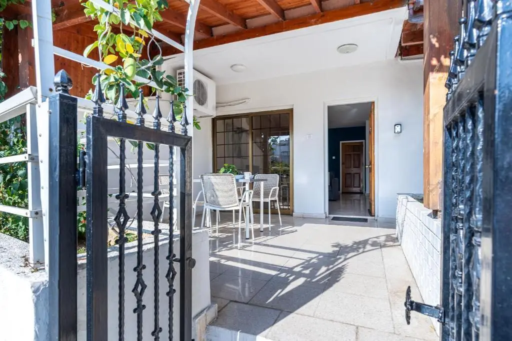 Azure 2-Br W/Terrace in Larnaca — фото 1