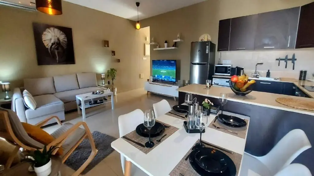 Терсефану: Paramount Gardens Resorts C202