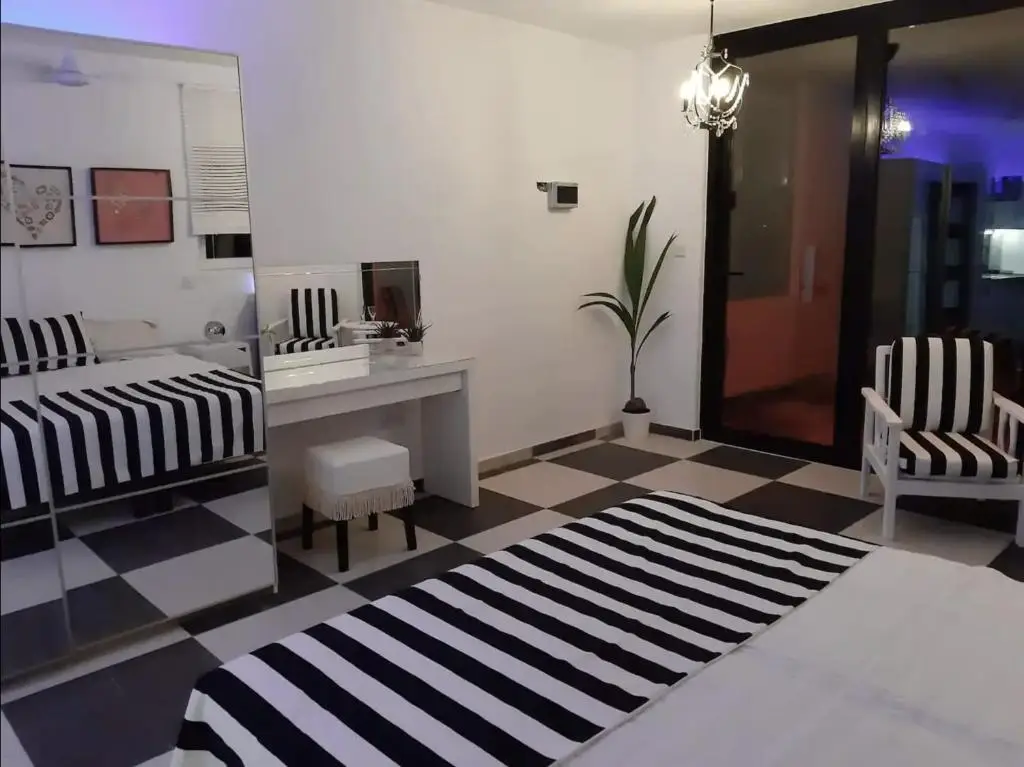 Кити: The Pervoli Studio - Pool - Close To Beach (Adults Only)