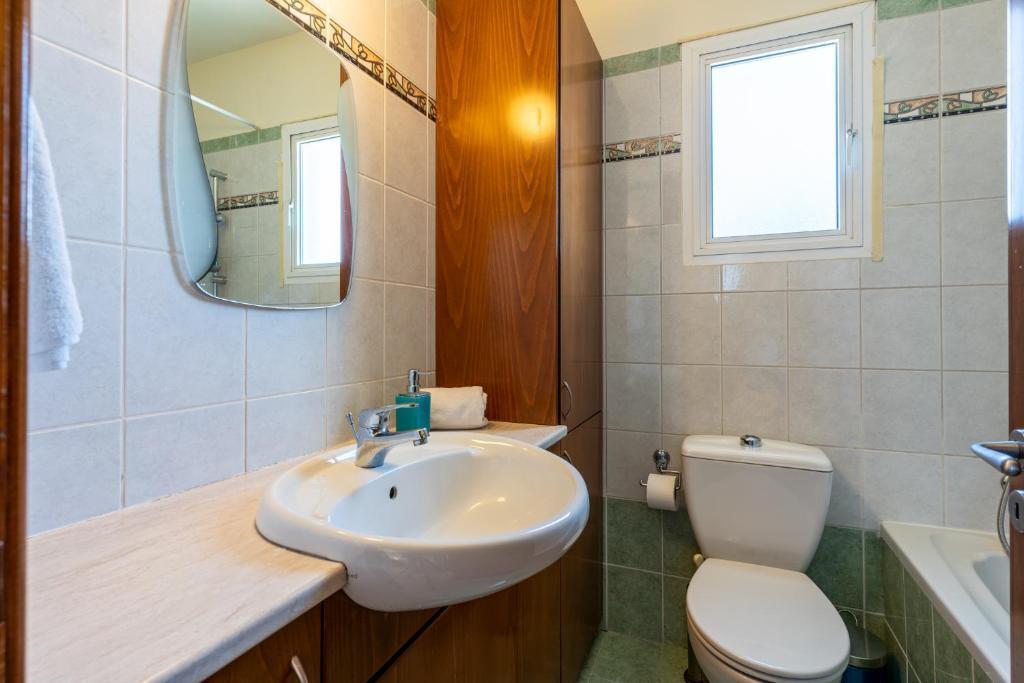 Ларнака: Melograno 3-Br Apt W/ Terrace in Larnaca
