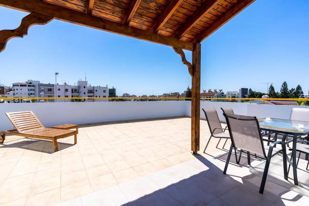 Ларнака: Melograno 3-Br Apt W/ Terrace in Larnaca