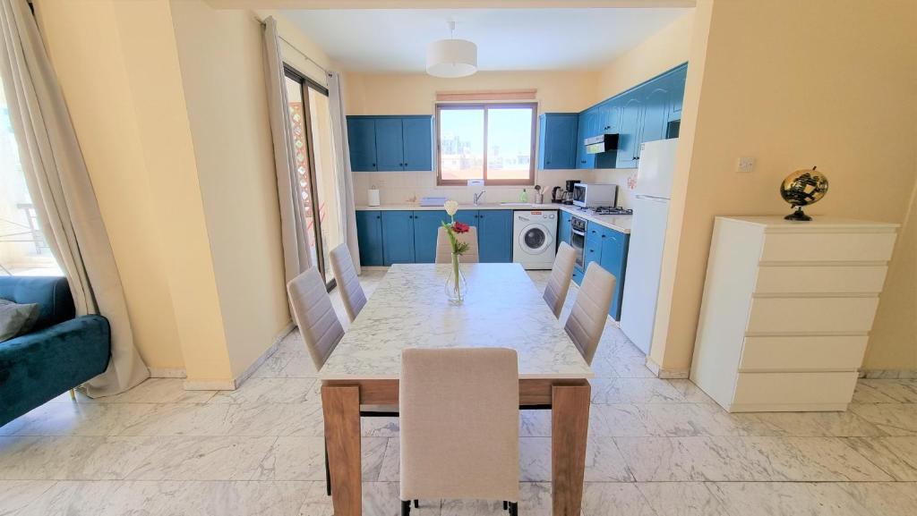 Ларнака: Comfy Rooms + Near SALT LAKE + 100MBit Internet + Shared Apartment
