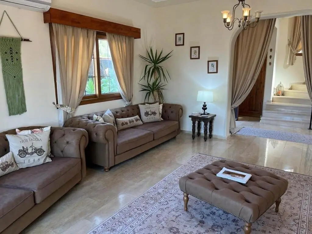 Гекиткале: 4 Bedroom (Sleeps 8) Villa in Esentepe