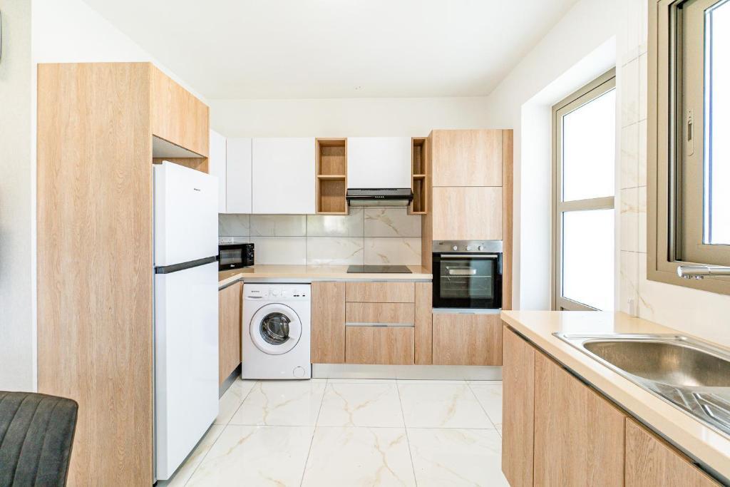 Пафос: Adolina Two Bedroom Apartment 301 by Ezoria