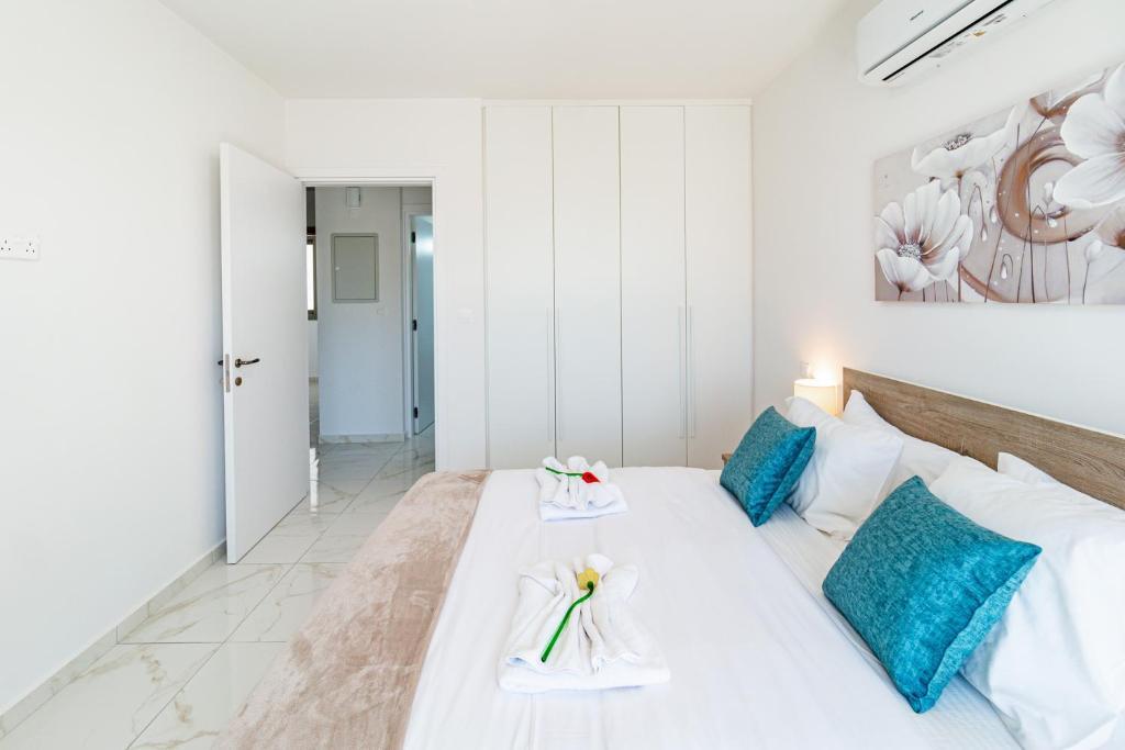 Пафос: Adolina One Bedroom Apartment 103 by Ezoria