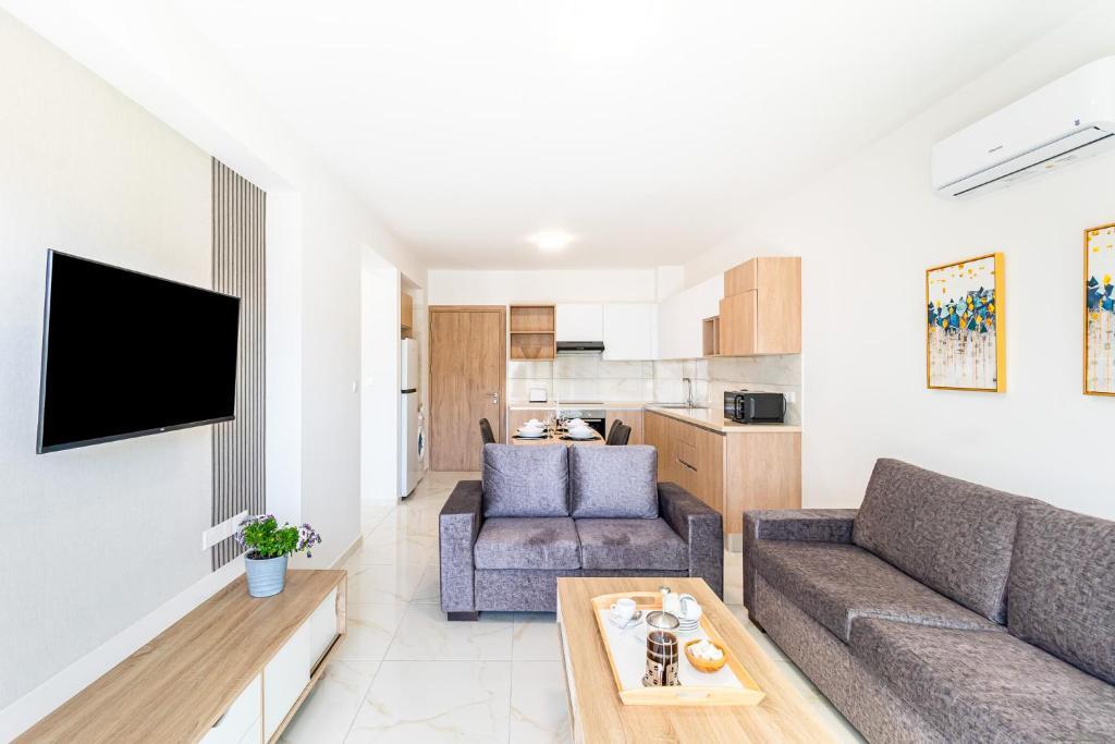 Пафос: Adolina One Bedroom Apartment 202 by Ezoria