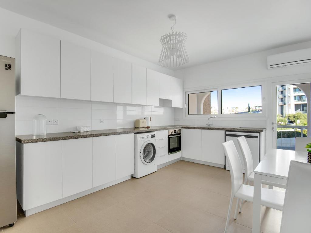 Гермасойя: Sanders Sun City - 3-bdr Apt With Shared Pool