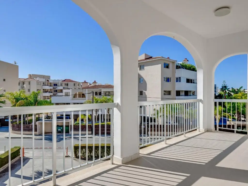 Sanders Sun City - 3-bdr Apt With Shared Pool — фото 1