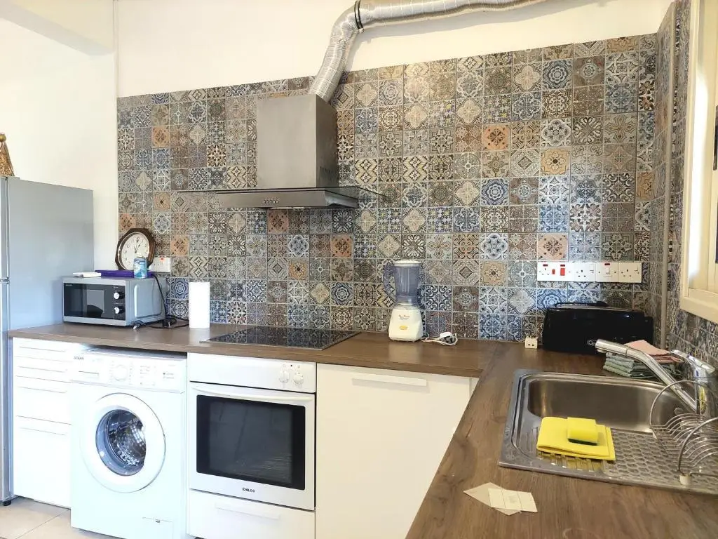 Лимассол: Limassol Star 6