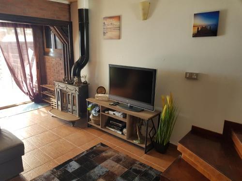 Перволия: Beach House at Seafront