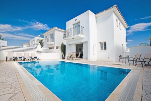 Протарас: The Complete Guide To Renting Your Exclusive Holiday Villa in Paralimni with Private Pool And Close To the Beach, Paralimni Villa 1290