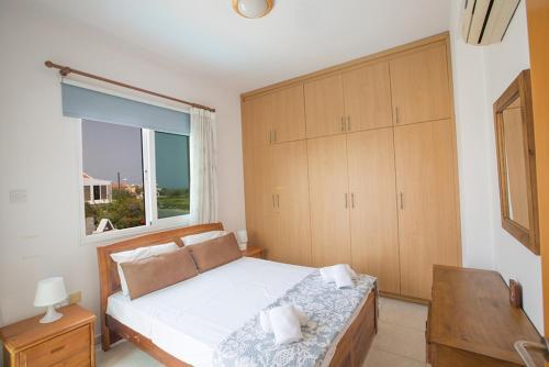 Протарас: The Ultimate 5 Star Holiday Villa in Paralimni with Private Pool And Close To the Beach, Paralimni Villa 1308