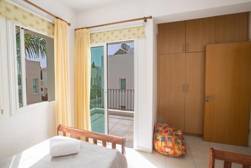 Протарас: The Ultimate 5 Star Holiday Villa in Paralimni with Private Pool And Close To the Beach, Paralimni Villa 1308