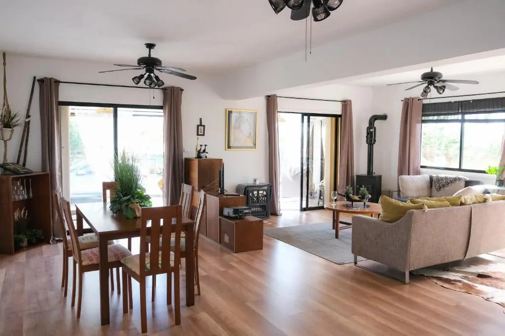 Масотос: Detached 3 bedroom villa recently refurbished, only 1200 metres from the sea