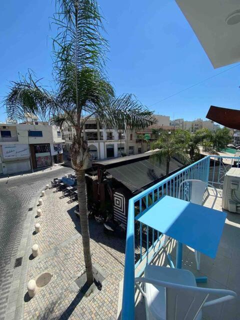 Ларнака: 2 bedroom apt in Ermou 4 minute walk beach
