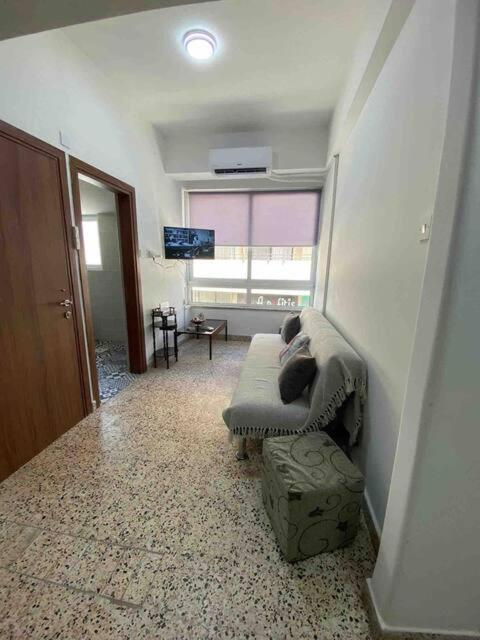 Ларнака: 2 bedroom apt in Ermou 4 minute walk beach