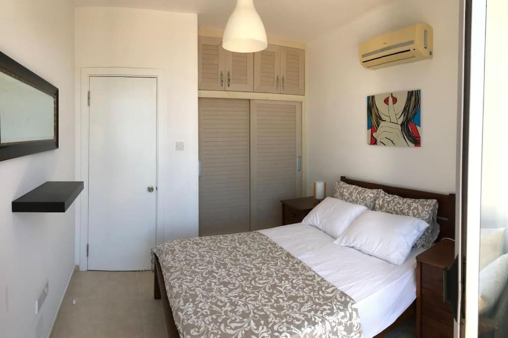 Калогреа: Boutique seafront apartment