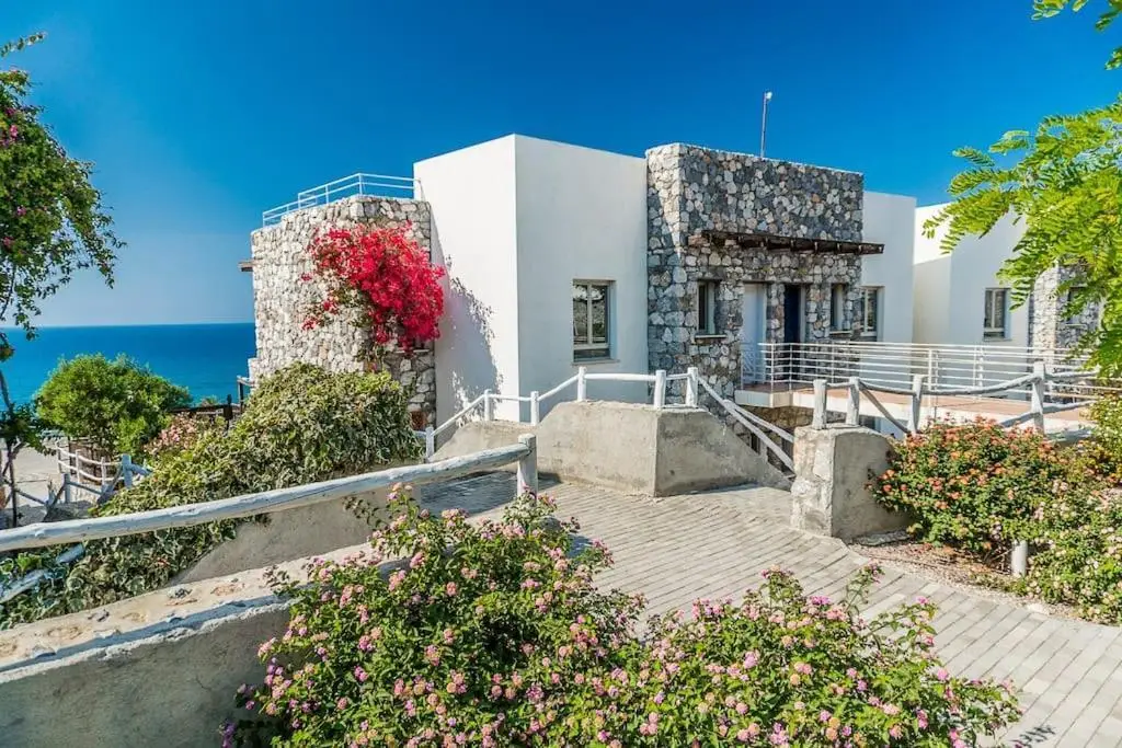 Boutique seafront apartment — фото 1