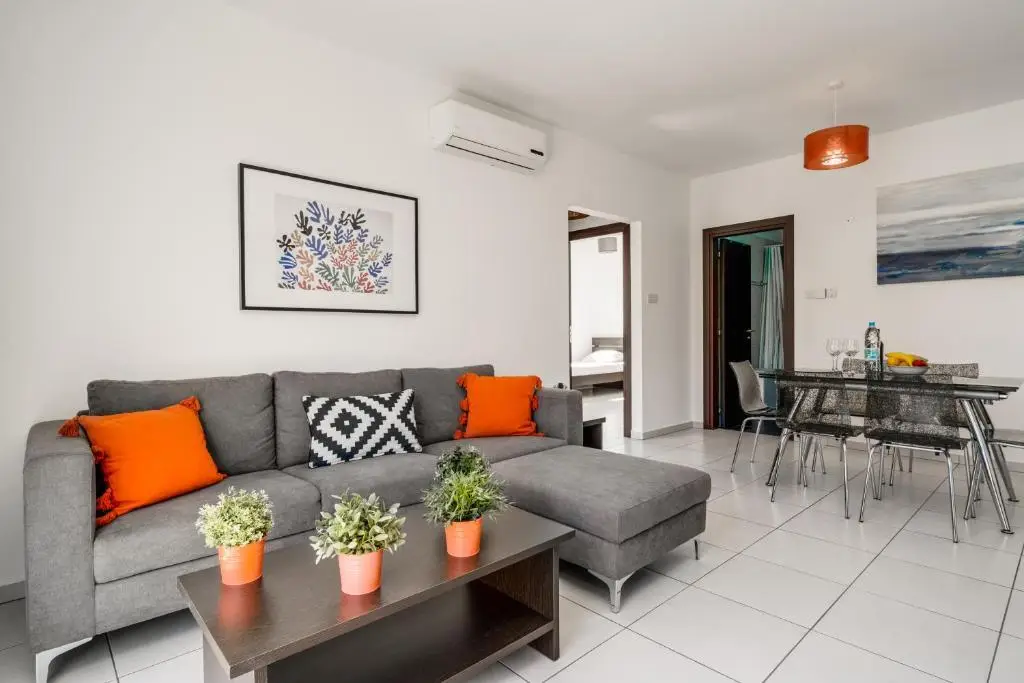 Паралимни: Lovely 2 Bedroom Family Apartment w/ Pool