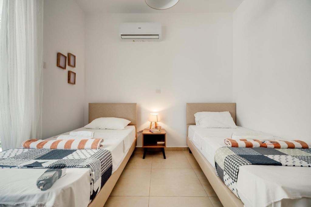 Паралимни: SunnyVillas: 2BR Mythical Apt*Swimming Pool*AK04