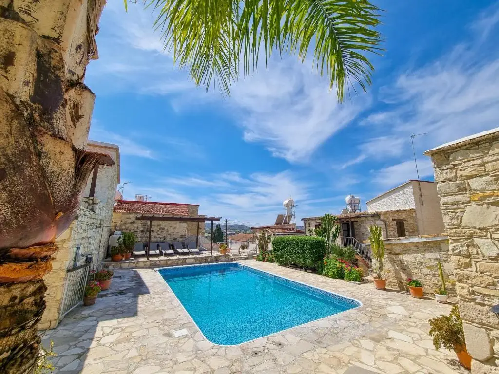 Poseidon's Pool Paradise — фото 1