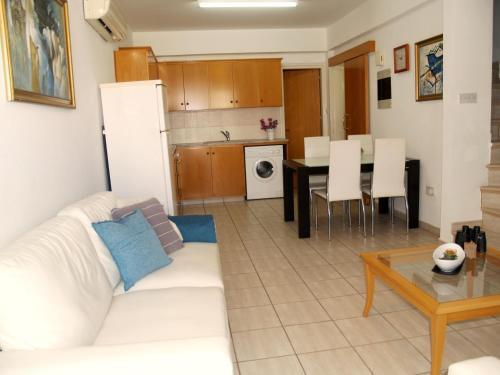 Holiday Home 2 Bedrooms 1 Bathroom - Pernera — фото 1