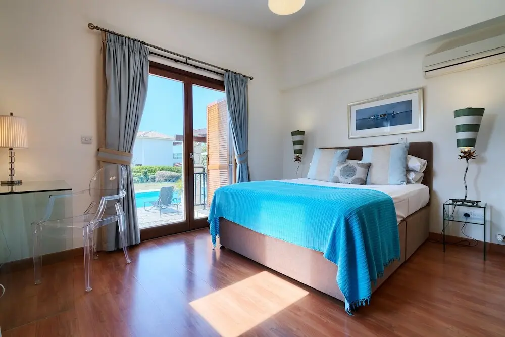Куклия: Three bedroom Villa Lara (11) with 10x5m private pool, within walking distance to resort village square. Resort facilities. Aphrodite Hills Resort.