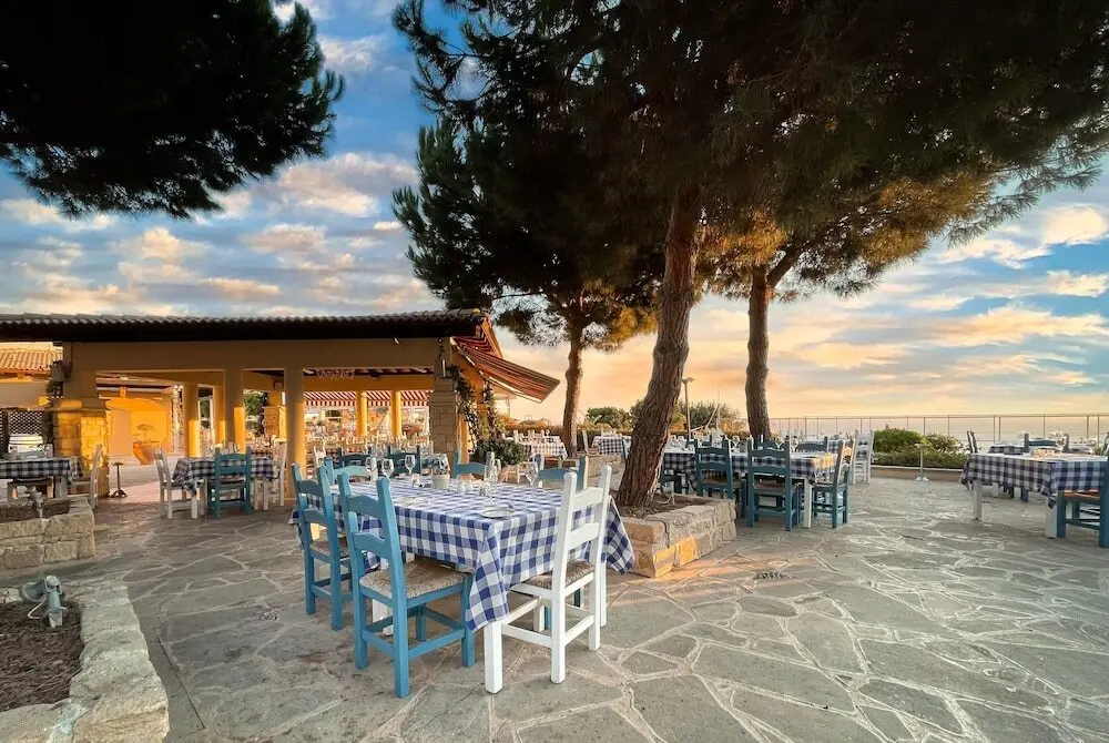 Куклия: Three bedroom Villa Lara (11) with 10x5m private pool, within walking distance to resort village square. Resort facilities. Aphrodite Hills Resort.