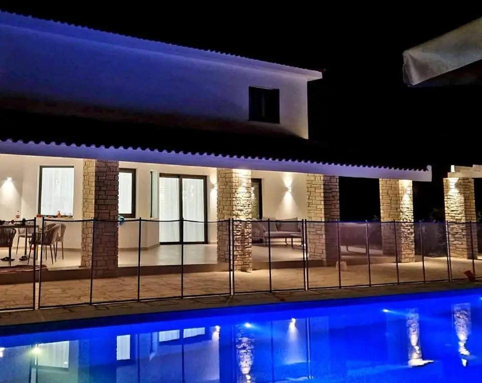 Пейя: Holiday 6 Bedroom Luxury Villa