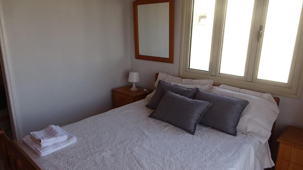 Перволия: Spyros No23 Charming Oceanview Maisonette