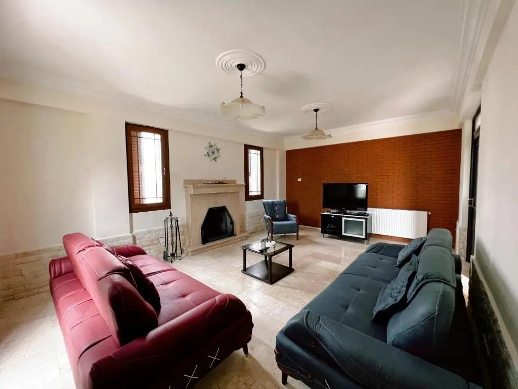 Никосия: Separate Villa With Pool and Garden in Lefkosa