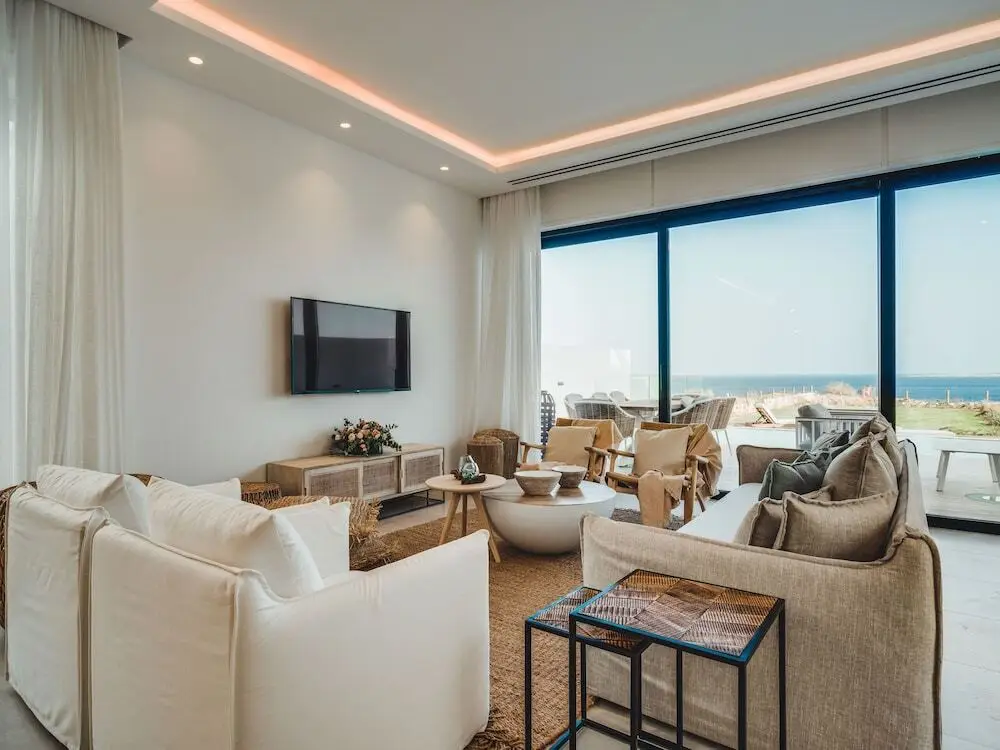 Протарас: Sanders Konnos Bay Ira - Remarkable 5-bdr Villa On Beach Front
