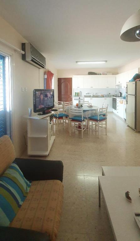 Паралимни: Retire holiday apartment