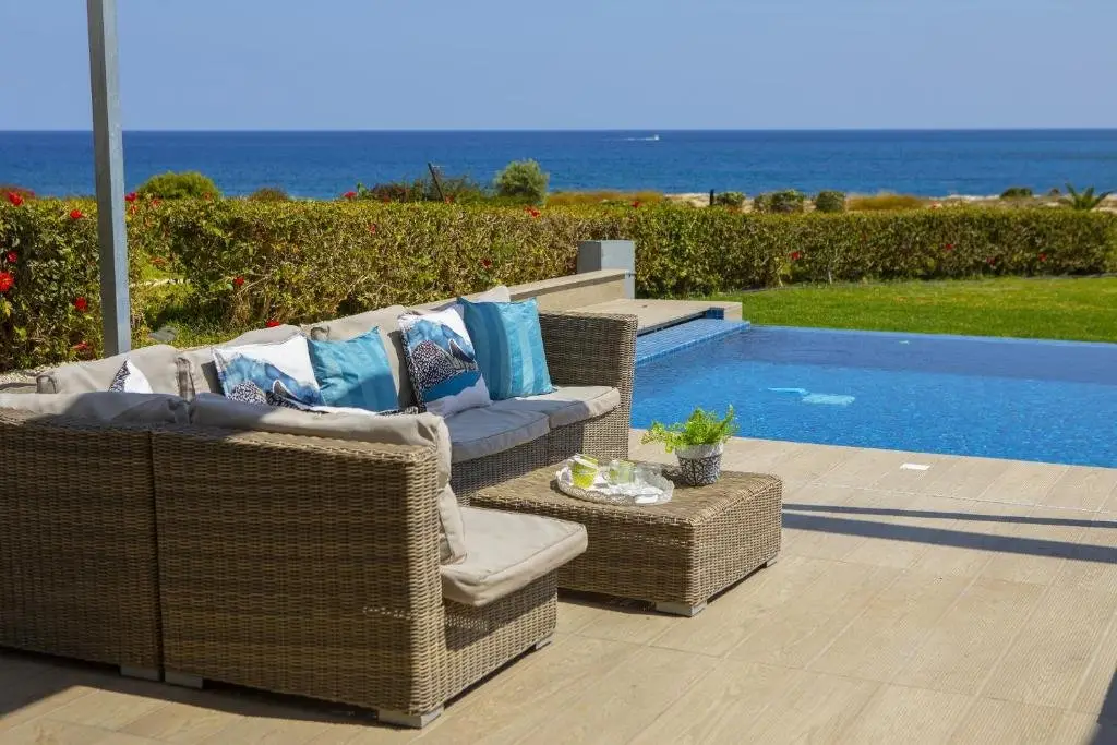 Протарас: Protaras Seafront Villa Infinte Aretousa