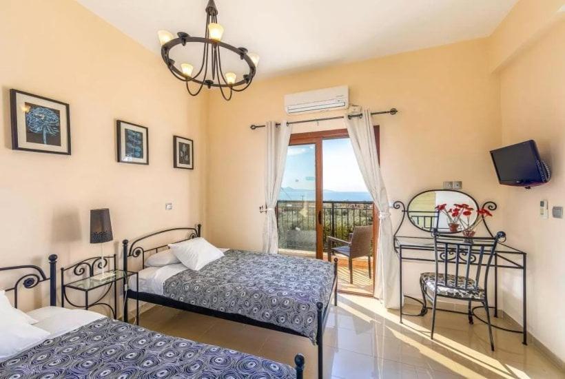 Аргака: Petrides Villa