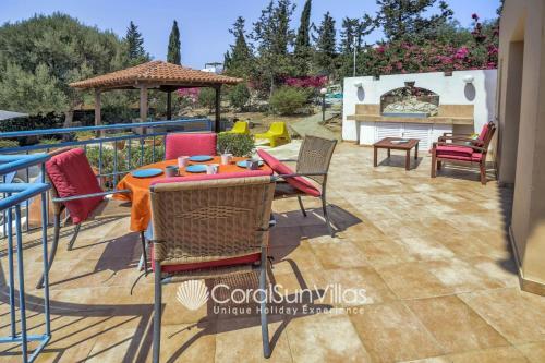 Пейя: Large Pool & Garden Sauna Jacuzzi Table tennis Peaceful Area Near to the Sea