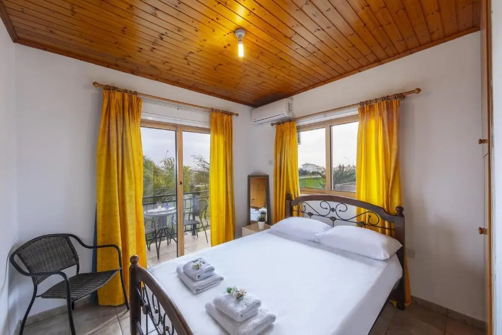 Айя-Напа: Sea Breeze Holiday Villa