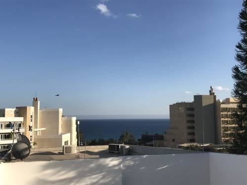 Amathusia Beach Apartment — фото 1