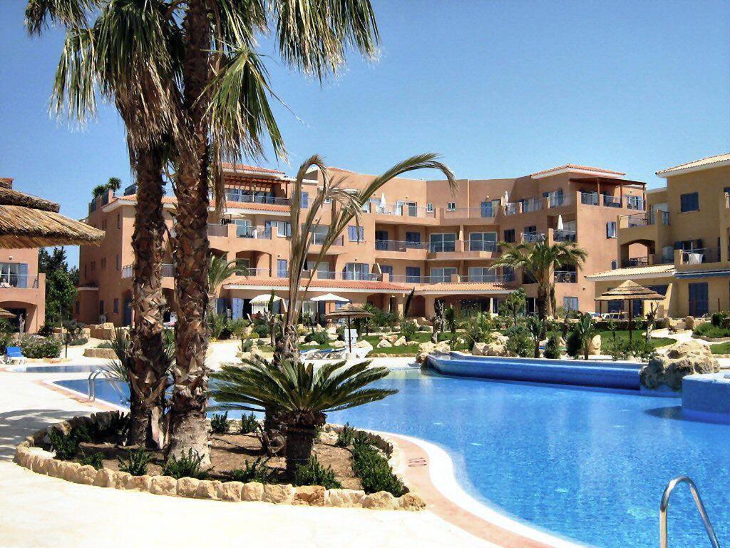Limnaria Gardens Two Bed Apartment with Terrace and Pool Close to Beach — фото 1