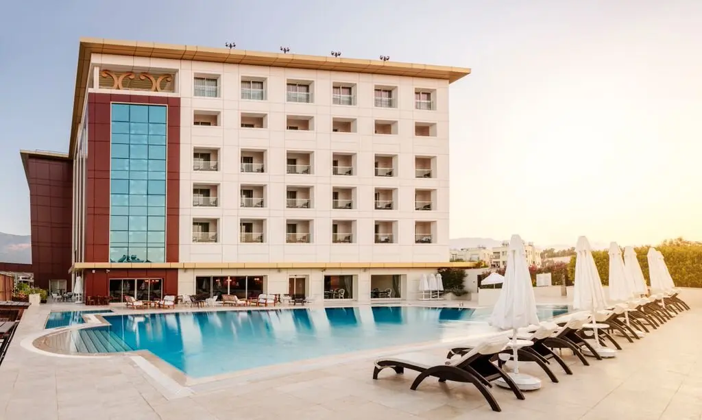 Кирения: Отель Grand Pasha Kyrenia