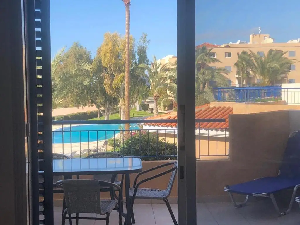 Пафос: Stylish 2 bedroom apartment with seaviews in King's Palace
