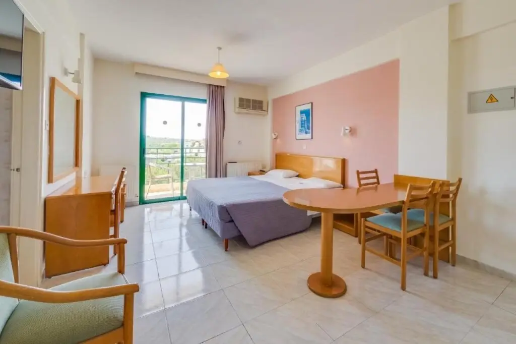 Протарас: Artemis Hotel