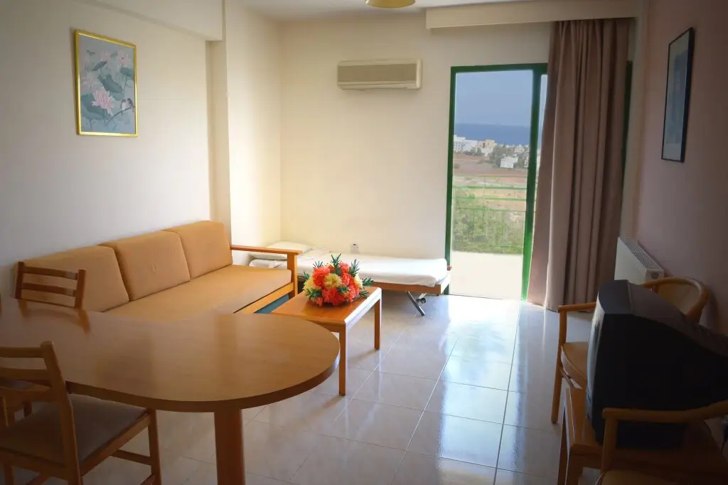 Протарас: Artemis Hotel
