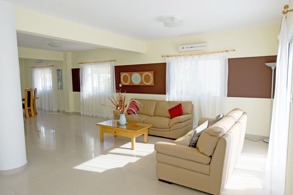 Айя-Напа: Hara Nissi Beach VIllas