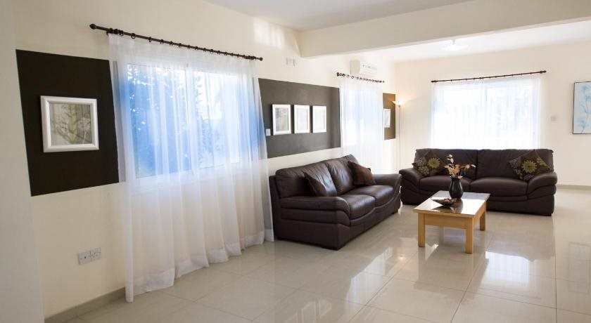 Айя-Напа: Hara Nissi Beach VIllas