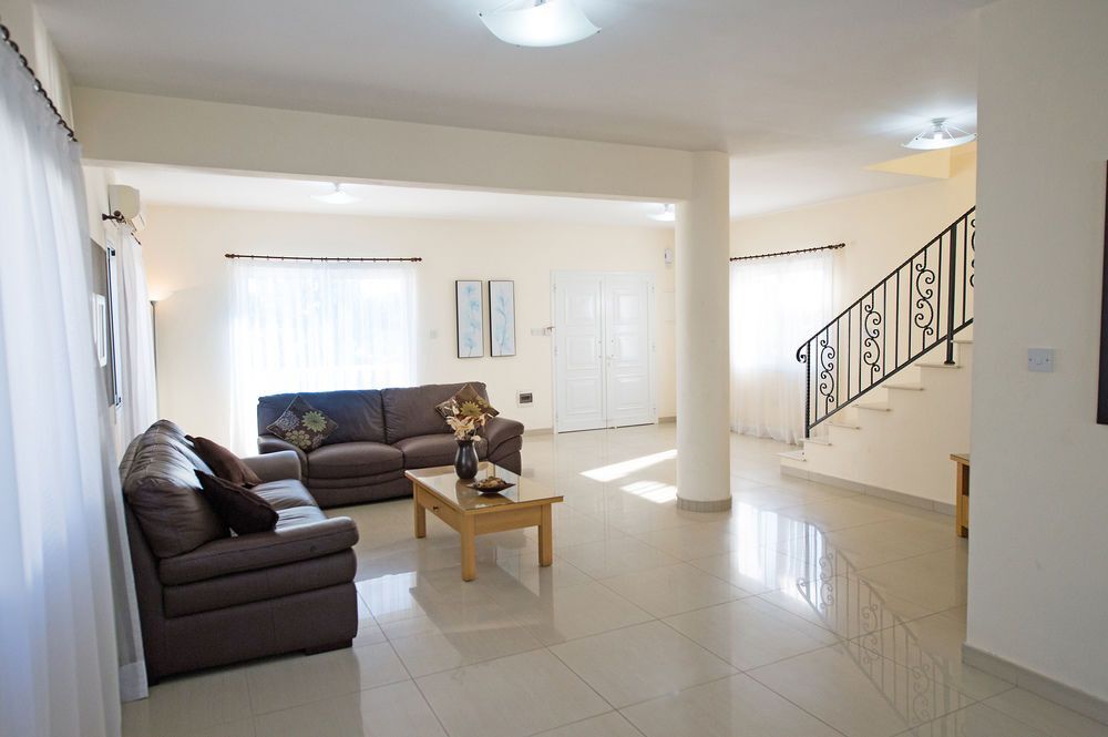 Айя-Напа: Hara Nissi Beach VIllas