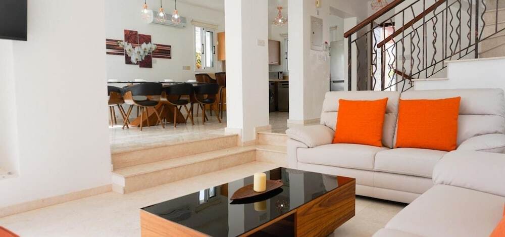 Пейя: Laguna Sunrise by Ezoria Holiday Rentals