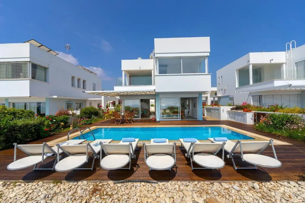 Protaras Beachfront Villa Alia — фото 1
